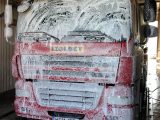 Jak myjnie tir radzą sobie z czyszczeniem i pielęgnacją pojazdów ciężarowych?